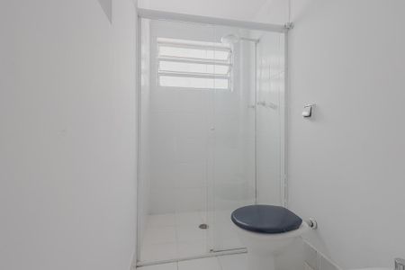 Apartamento à venda com 144m², 3 quartos e 2 vagas Apartamento à venda com 144m², 3 quartos e 2 vagasBanheiro da Suíte 1