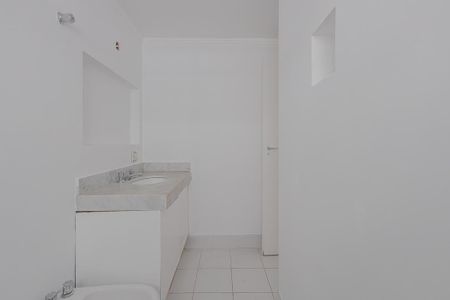 Apartamento à venda com 144m², 3 quartos e 2 vagas Apartamento à venda com 144m², 3 quartos e 2 vagasBanheiro da Suíte 1