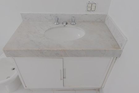 Apartamento à venda com 144m², 3 quartos e 2 vagas Apartamento à venda com 144m², 3 quartos e 2 vagasBanheiro da Suíte 1