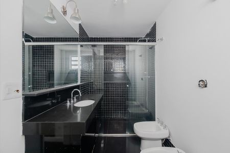 Apartamento à venda com 144m², 3 quartos e 2 vagas Apartamento à venda com 144m², 3 quartos e 2 vagasBanheiro da Suíte 2