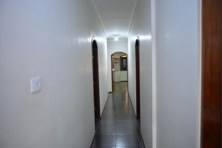 Casa para alugar com 240m², 3 quartos e 2 vagasCorredor