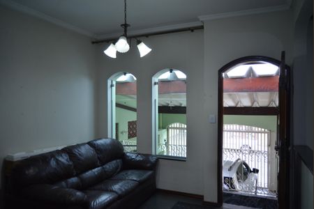 Casa para alugar com 240m², 3 quartos e 2 vagasSala