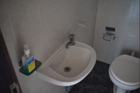 Casa para alugar com 240m², 3 quartos e 2 vagasBanheiro de Servilço