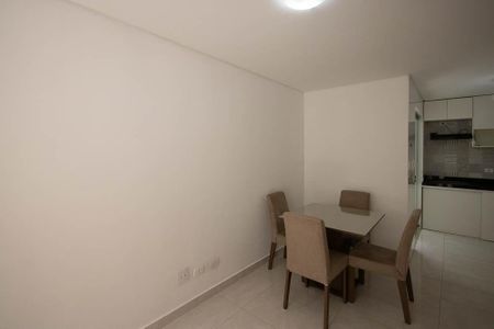 Casa para alugar com 60m², 2 quartos e 2 vagasSala 
