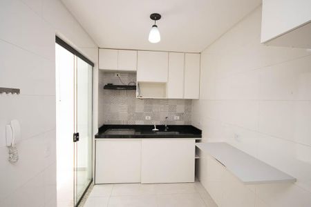 Casa para alugar com 60m², 2 quartos e 2 vagasCozinha 
