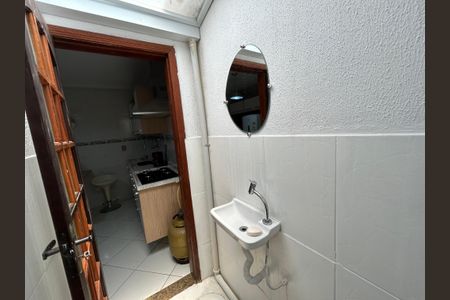 Casa para alugar com 100m², 2 quartos e 1 vagaLavabo