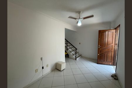Sala de casa para alugar com 2 quartos, 100m² em Praça Seca, Rio de Janeiro