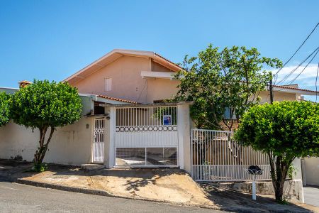 Casa para alugar com 150m², 3 quartos e 3 vagasFachada da Casa