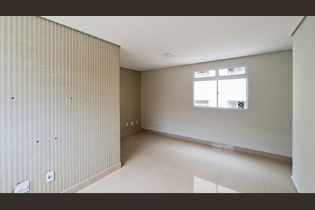 Sala de apartamento para alugar com 3 quartos, 78m² em Paraíso, Belo Horizonte