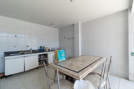 Casa à venda com 335m², 4 quartos e sem vagaÁrea de Serviço