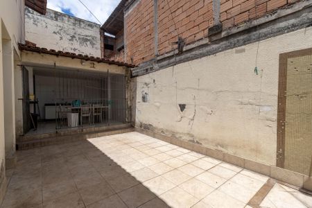 Casa à venda com 335m², 4 quartos e sem vagaQuintal