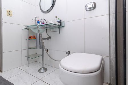 Casa à venda com 335m², 4 quartos e sem vagaBanheiro da Suíte