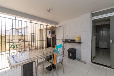 Casa à venda com 335m², 4 quartos e sem vagaÁrea de Serviço