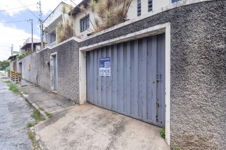 Casa à venda com 335m², 4 quartos e sem vagaPlaca QuintoAndar