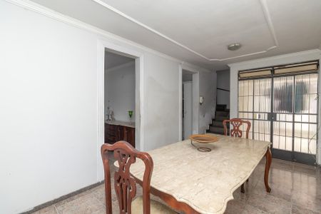 Casa à venda com 335m², 4 quartos e sem vagaSala de Jantar
