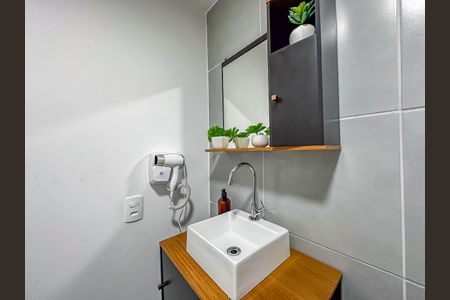Studio para alugar com 33m², 1 quarto e sem vaga Studio para alugar com 33m², 1 quarto e sem vagaBanheiro social