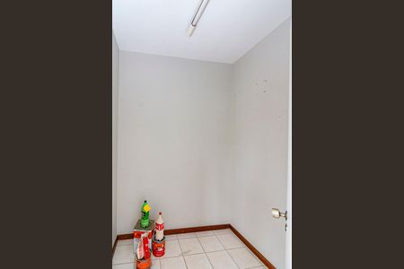 Apartamento à venda com 99m², 3 quartos e 2 vagas Apartamento à venda com 99m², 3 quartos e 2 vagasQuarto de Serviço