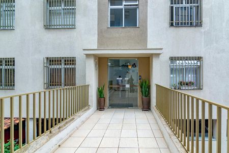 Apartamento à venda com 99m², 3 quartos e 2 vagas Apartamento à venda com 99m², 3 quartos e 2 vagasEntrada