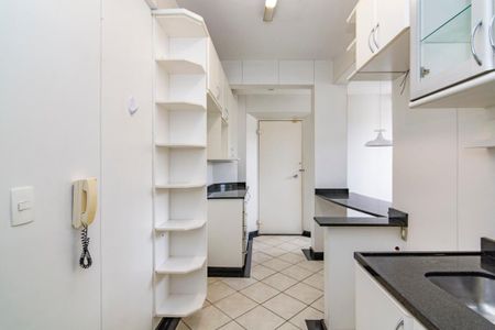 Apartamento à venda com 99m², 3 quartos e 2 vagas Apartamento à venda com 99m², 3 quartos e 2 vagasCozinha