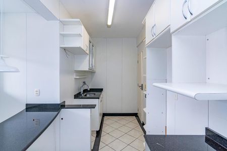 Apartamento à venda com 99m², 3 quartos e 2 vagas Apartamento à venda com 99m², 3 quartos e 2 vagasCozinha