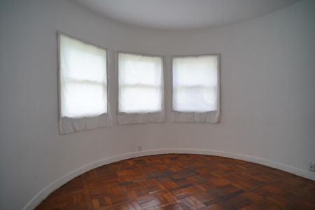 Casa à venda com 300m², 4 quartos e 1 vagaSuíte 