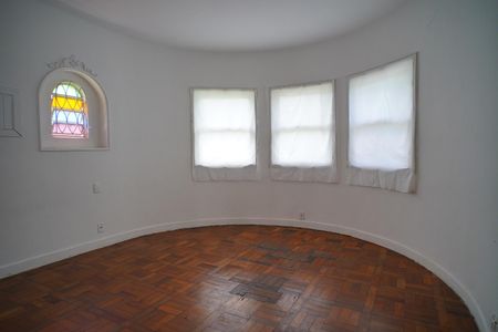 Suíte  de casa à venda com 4 quartos, 300m² em Chácara das Pedras, Porto Alegre