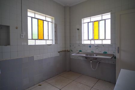 Casa à venda com 300m², 4 quartos e 1 vagaCozinha 