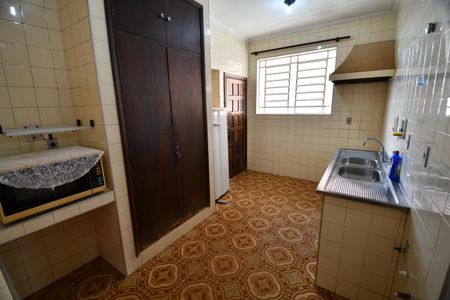 Casa à venda com 398m², 4 quartos e 8 vagasCozinha