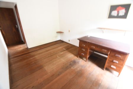 Casa à venda com 398m², 4 quartos e 8 vagasQuarto 3 - Suíte