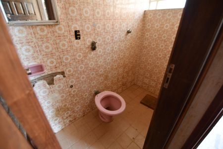 Casa à venda com 398m², 4 quartos e 8 vagasBanheiro de serviço