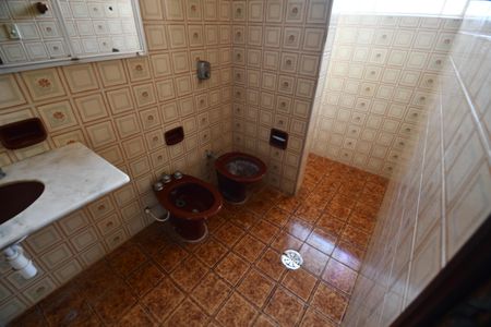 Casa à venda com 398m², 4 quartos e 8 vagasBanheiro Suíte