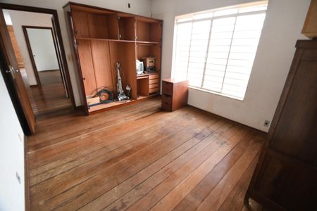 Casa à venda com 398m², 4 quartos e 8 vagasSala 3