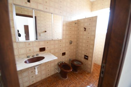 Casa à venda com 398m², 4 quartos e 8 vagasBanheiro Suíte