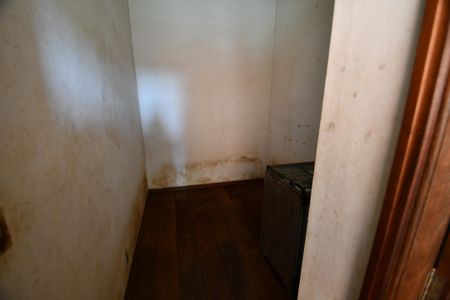 Casa à venda com 398m², 4 quartos e 8 vagasQuarto de Serviço