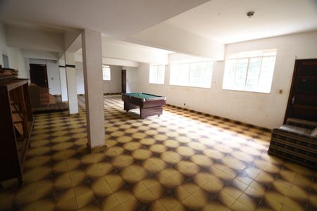 Casa à venda com 398m², 4 quartos e 8 vagasSalão de Festas