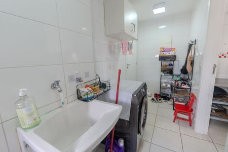 Apartamento à venda com 123m², 3 quartos e 2 vagas Apartamento à venda com 123m², 3 quartos e 2 vagasÁrea de Serviço