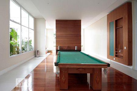 Apartamento à venda com 123m², 3 quartos e 2 vagas Apartamento à venda com 123m², 3 quartos e 2 vagasSalão de jogos