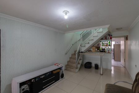 Casa à venda com 100m², 3 quartos e 2 vagas Casa à venda com 100m², 3 quartos e 2 vagasSala