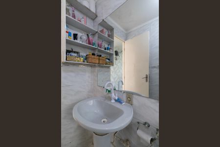 Casa à venda com 100m², 3 quartos e 2 vagas Casa à venda com 100m², 3 quartos e 2 vagasBanheiro