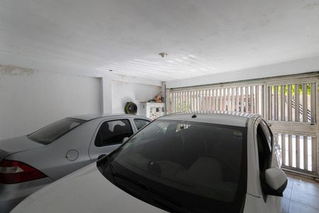 Casa à venda com 100m², 3 quartos e 2 vagas Casa à venda com 100m², 3 quartos e 2 vagasGaragem
