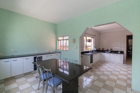 Casa à venda com 250m², 4 quartos e 2 vagas Casa à venda com 250m², 4 quartos e 2 vagasCozinha