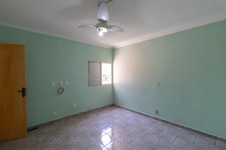 Casa à venda com 250m², 4 quartos e 2 vagas Casa à venda com 250m², 4 quartos e 2 vagasSuíte