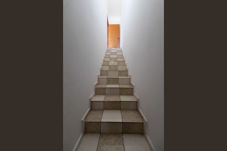 Casa à venda com 250m², 4 quartos e 2 vagas Casa à venda com 250m², 4 quartos e 2 vagasEscada Área de Serviço