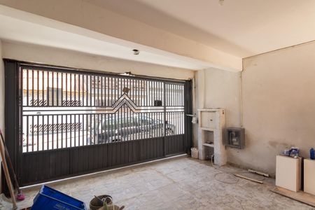 Casa à venda com 250m², 4 quartos e 2 vagas Casa à venda com 250m², 4 quartos e 2 vagasGaragem