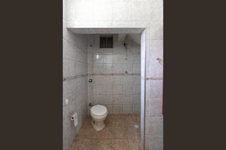 Casa à venda com 250m², 4 quartos e 2 vagas Casa à venda com 250m², 4 quartos e 2 vagasBanheiro Suíte