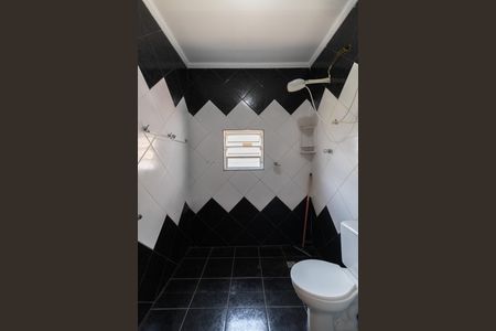 Casa à venda com 250m², 4 quartos e 2 vagas Casa à venda com 250m², 4 quartos e 2 vagasBanheiro