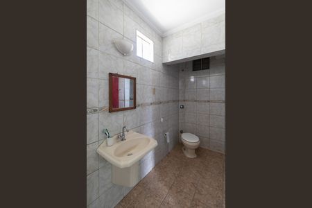 Casa à venda com 250m², 4 quartos e 2 vagas Casa à venda com 250m², 4 quartos e 2 vagasBanheiro Suíte