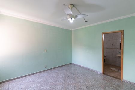 Casa à venda com 250m², 4 quartos e 2 vagas Casa à venda com 250m², 4 quartos e 2 vagasSuíte