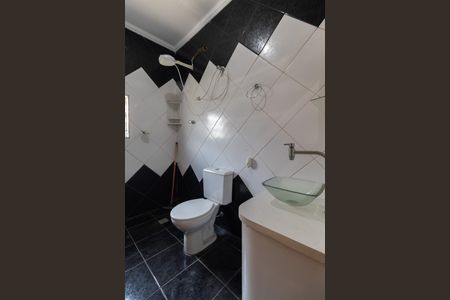 Casa à venda com 250m², 4 quartos e 2 vagas Casa à venda com 250m², 4 quartos e 2 vagasBanheiro