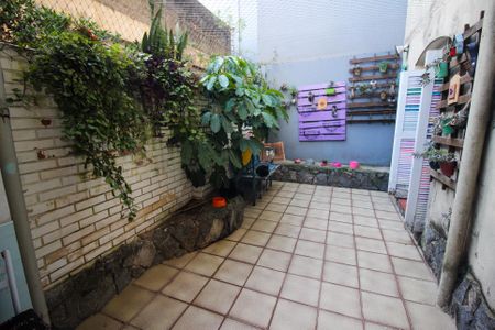 Apartamento para alugar com 67m², 2 quartos e sem vagaQuintal